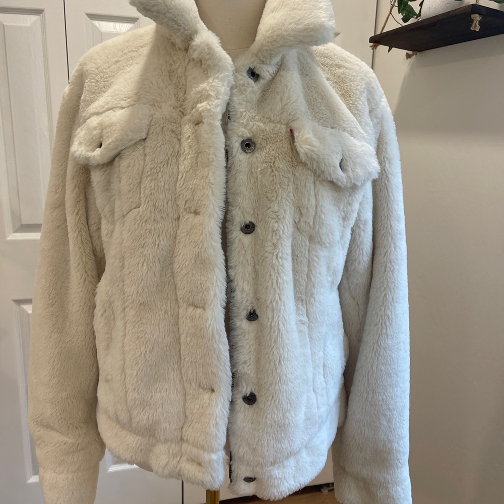 New Levi's Cream Teddy Jacket